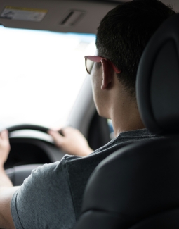 Testez vos réflexes de sécurité routière avec le quiz du conducteur professionnel